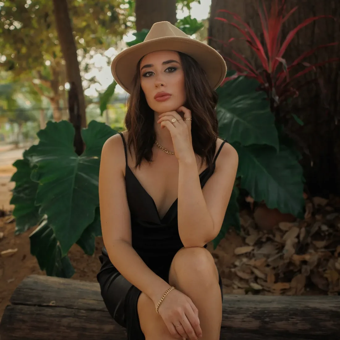 Лена Лотос